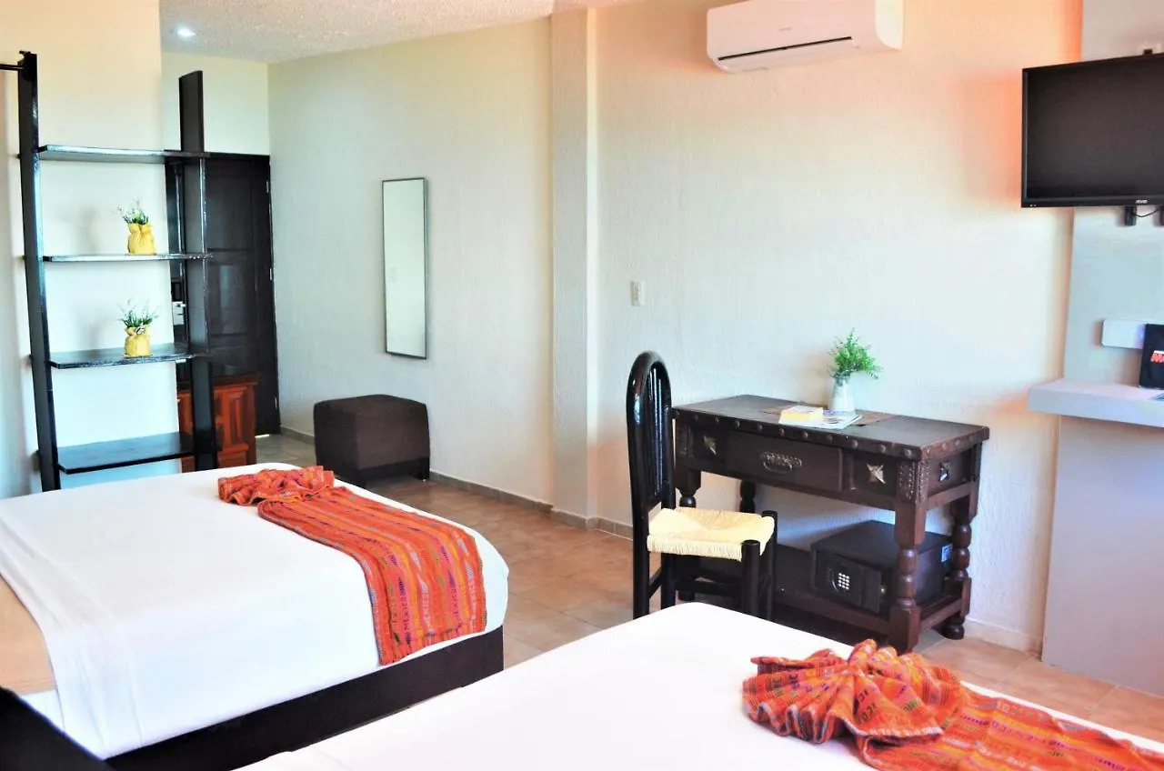 Hacienda Morelos Beachfront Hotel بويرتو موريلوس 3*,  المكسيك