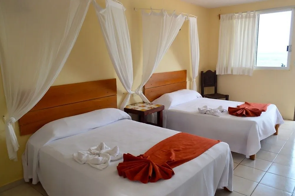 Hacienda Morelos Beachfront Hotel بويرتو موريلوس