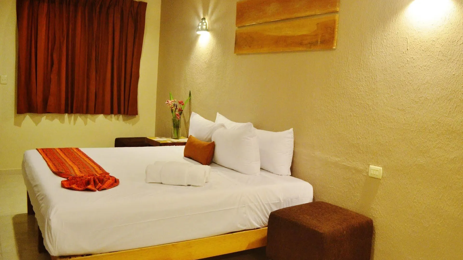 Hacienda Morelos Beachfront Hotel بويرتو موريلوس