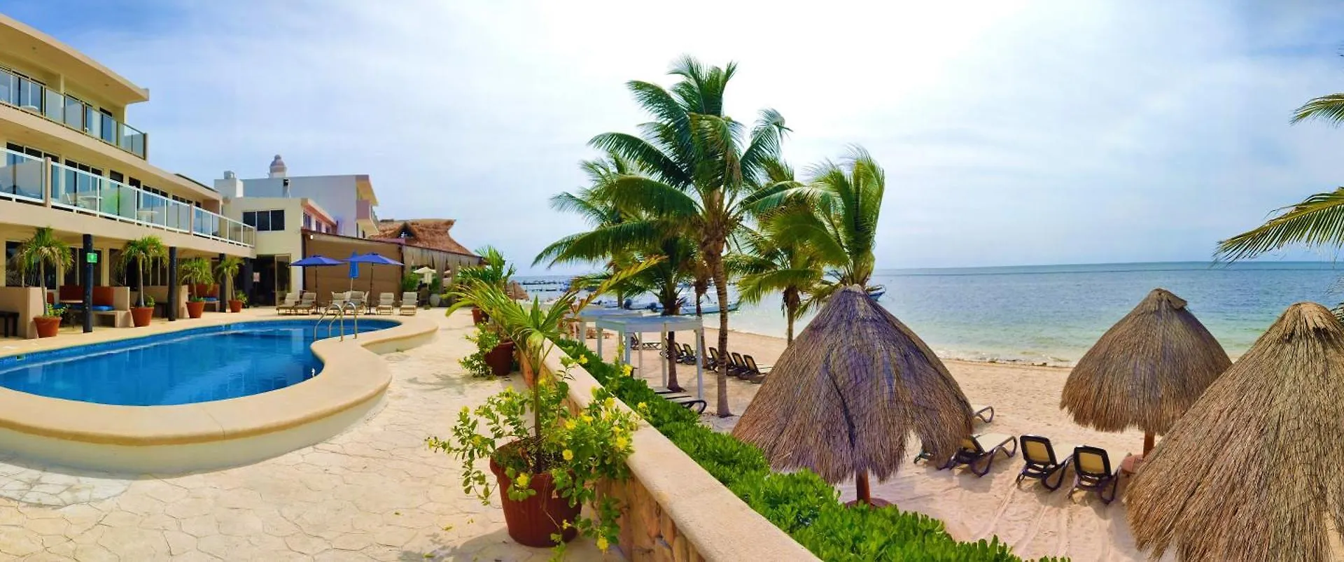 Hacienda Morelos Beachfront Hotel Puerto Morelos