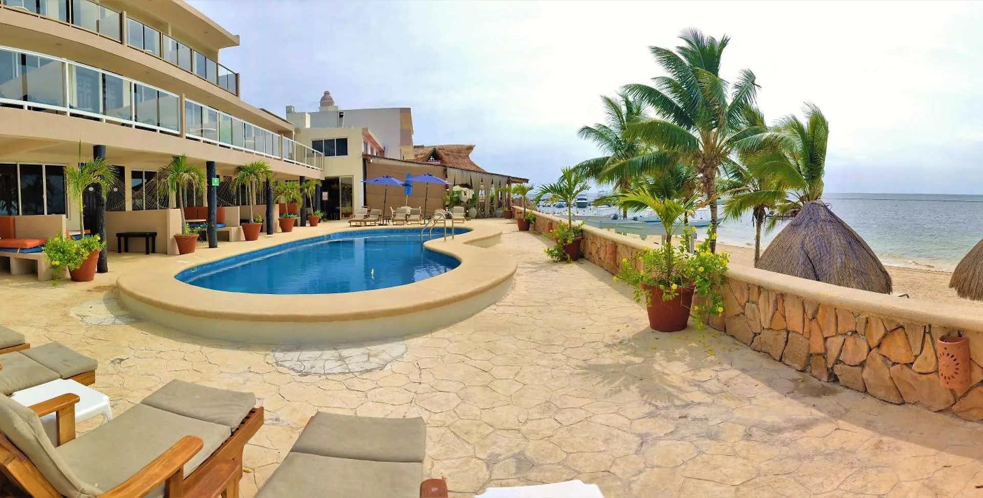 Hacienda Morelos Beachfront Hotel Puerto Morelos